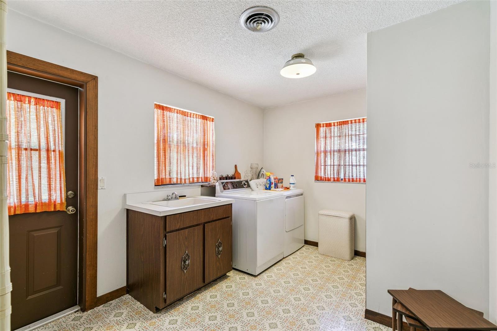 SPRING LAKE HILLS SEC 3 - Residential