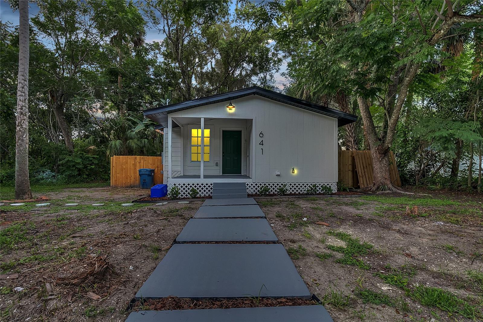 641 W BERESFORD ROAD