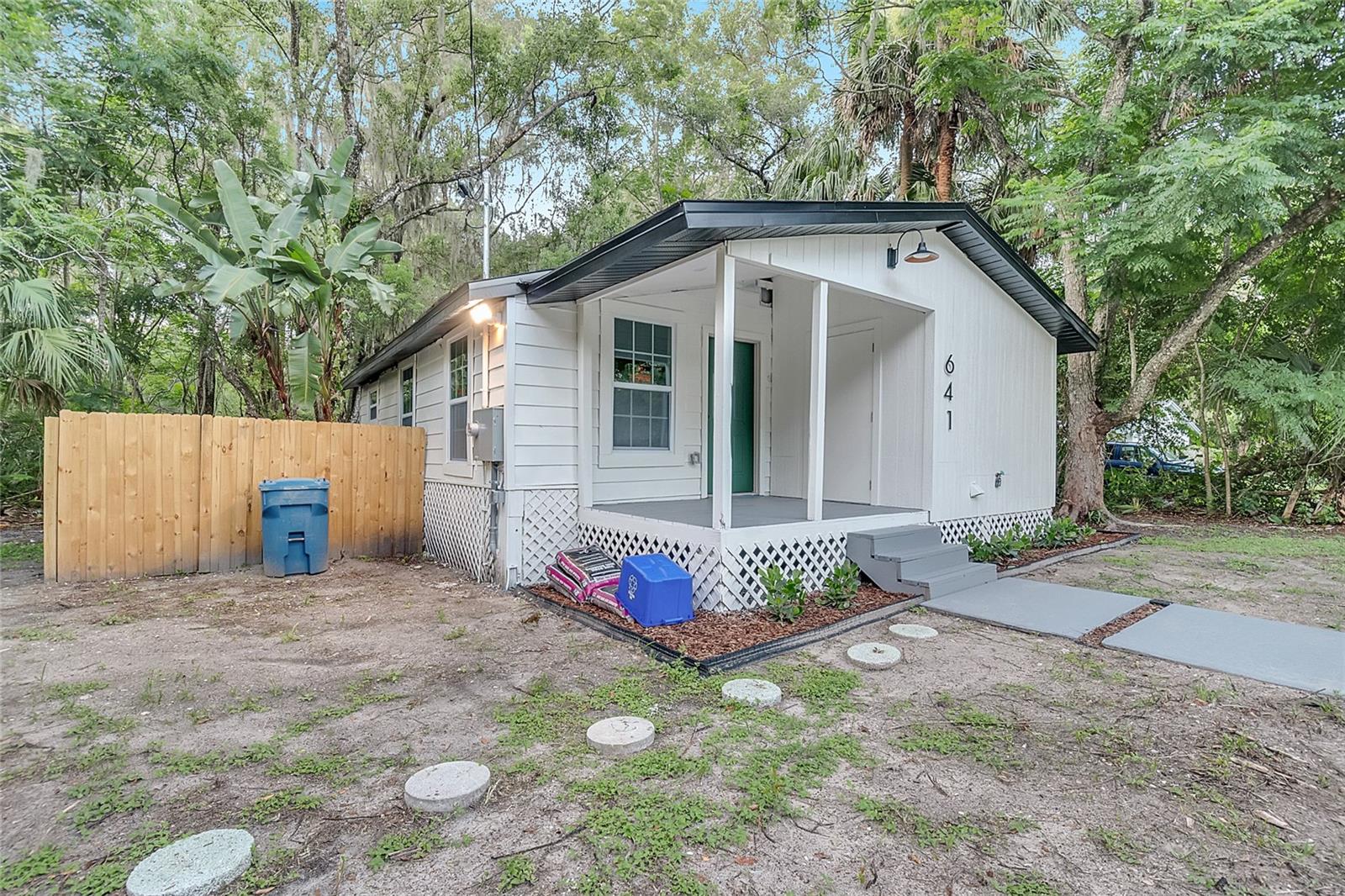 641 W BERESFORD ROAD