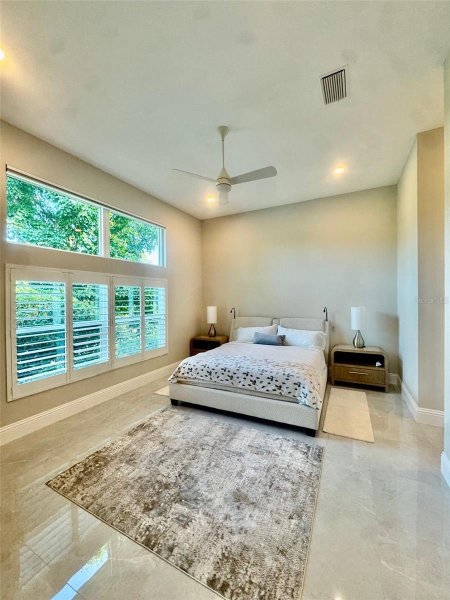 BISHOPS COURT AT OAKS PRESERVE - Residential Lease