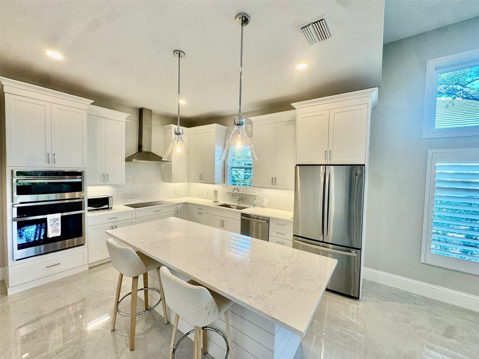 BISHOPS COURT AT OAKS PRESERVE - Residential Lease