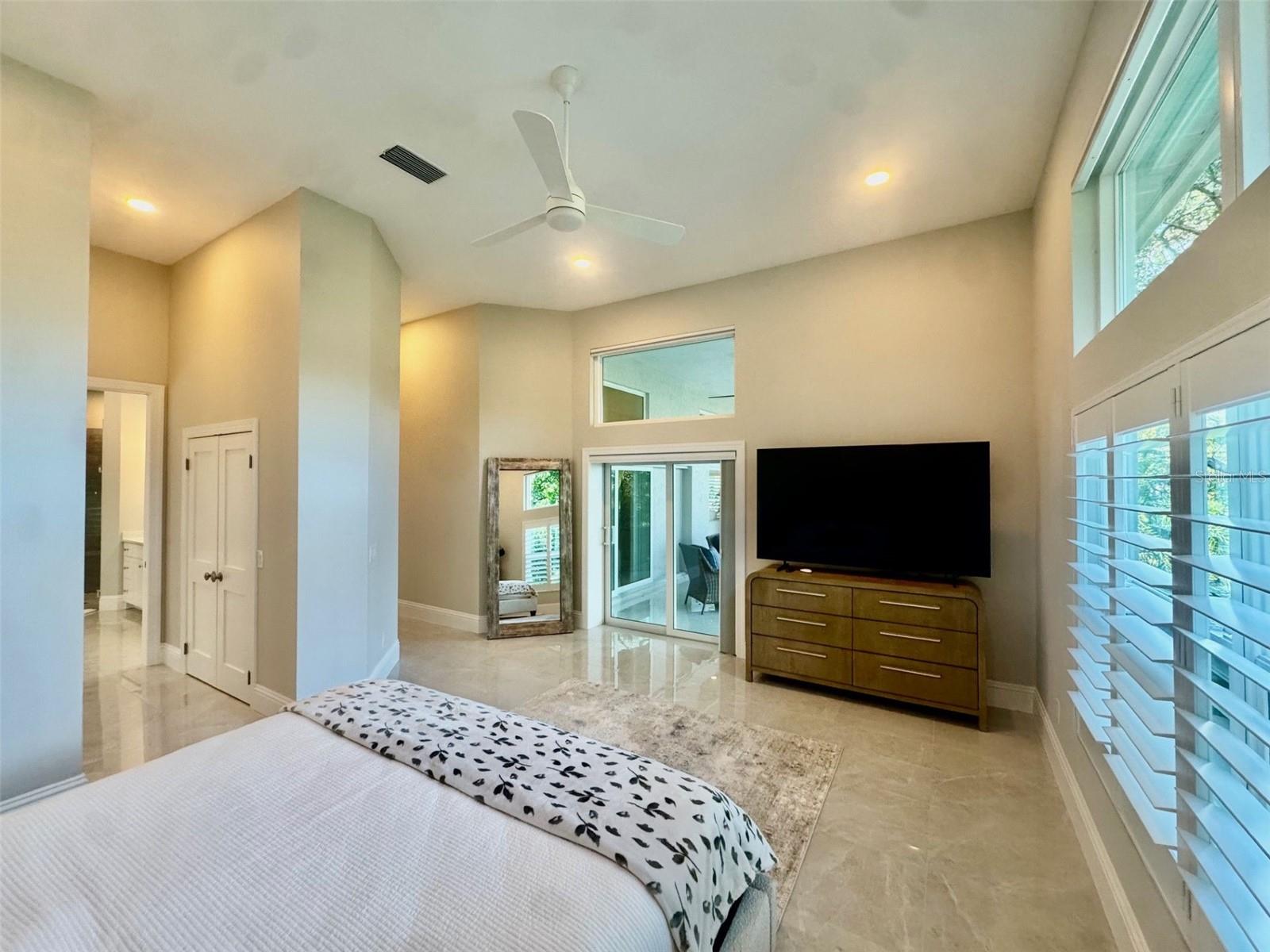 BISHOPS COURT AT OAKS PRESERVE - Residential Lease