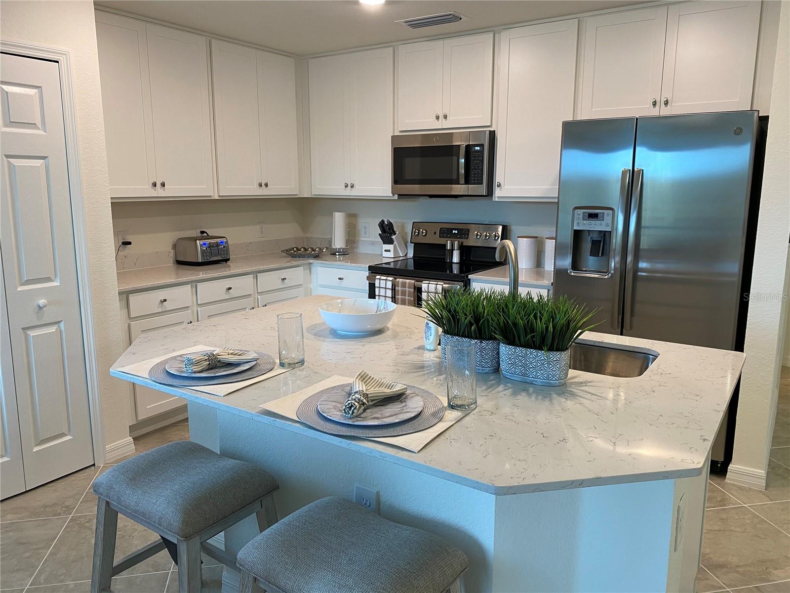 TERRACE IV AT LAKEWOOD NATIONAL PH I - Residential Lease