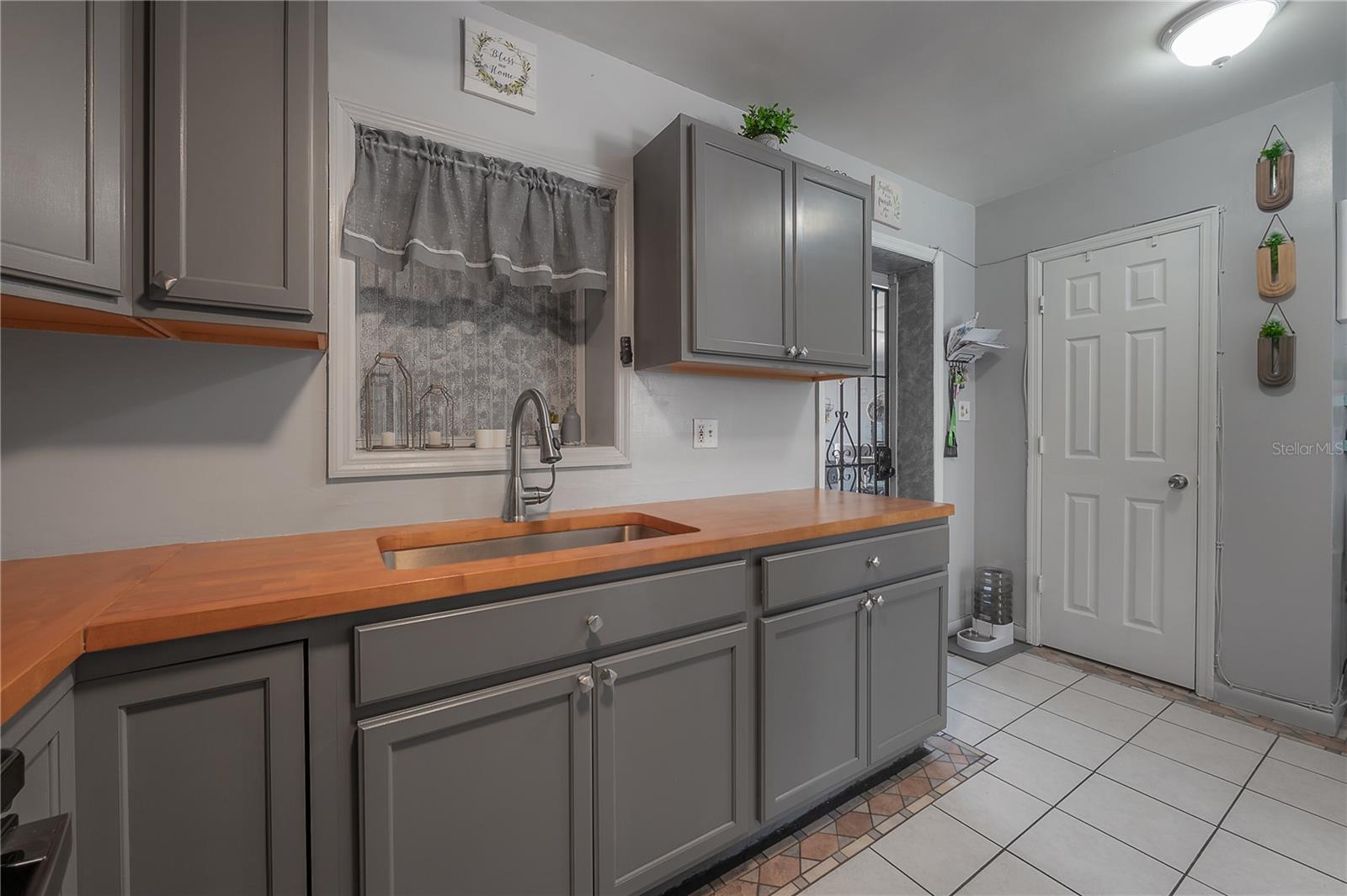 BELT COURT - Residential