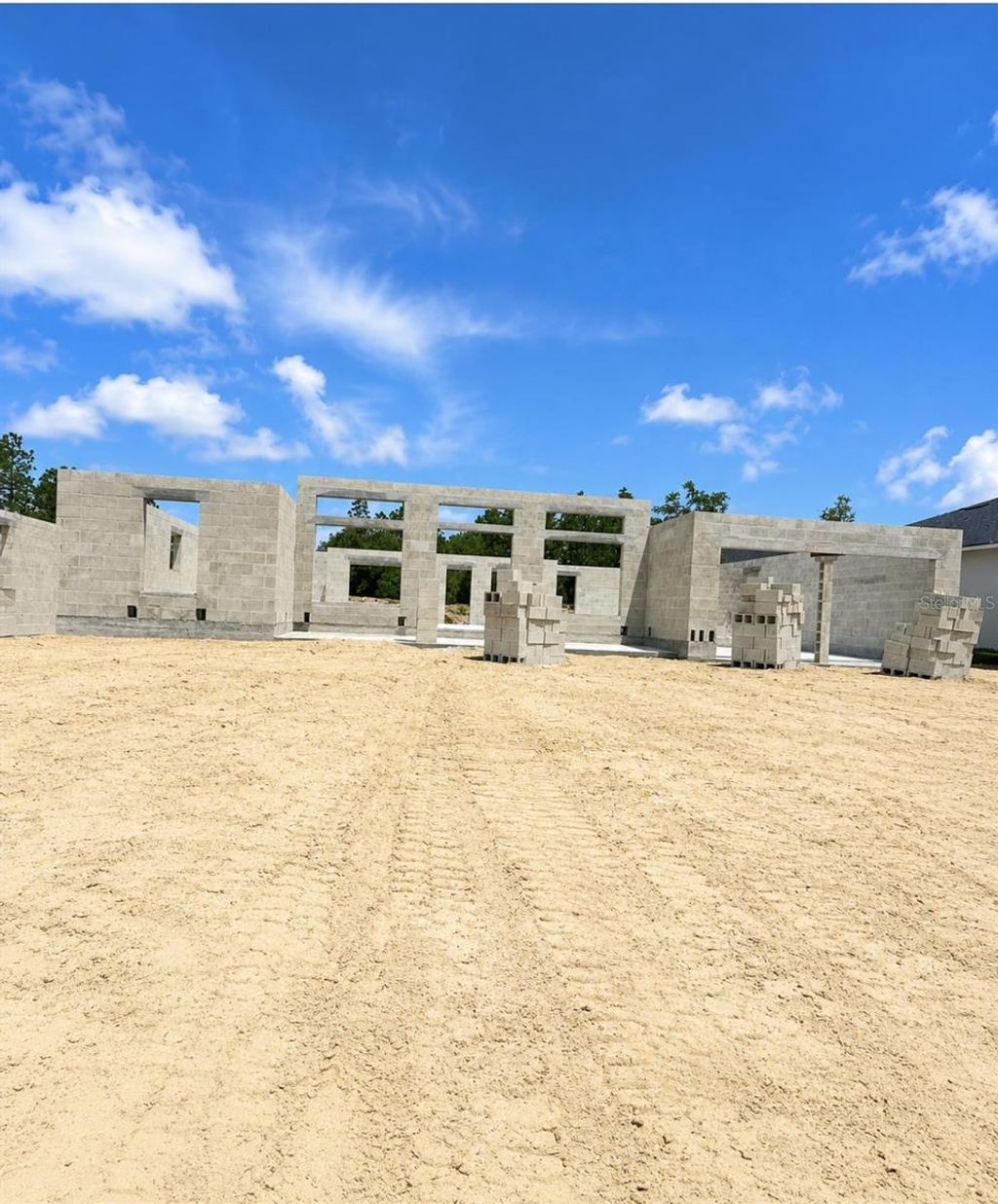 Photo of 671 W Hallam Drive, Dunnellon, FL 34434 (MLS # OM726178)