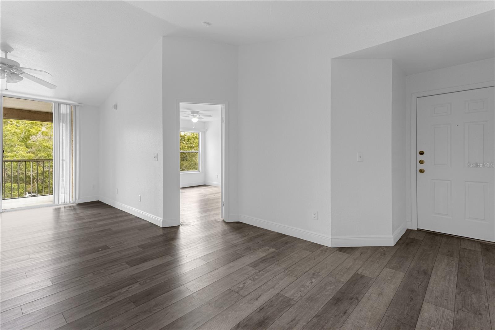 SANDLAKE PRIVATE RESIDENCES BL - Residential Lease