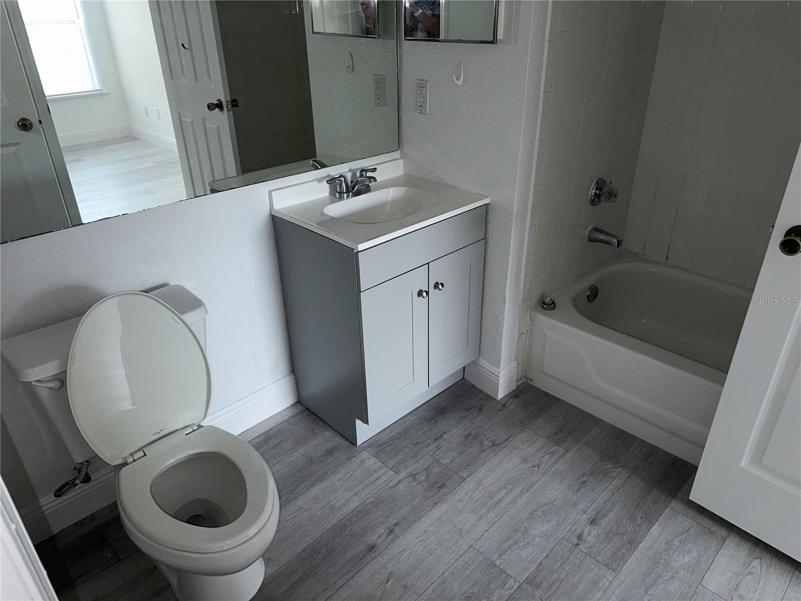 SANDLAKE PRIVATE RESIDENCES BL - Residential Lease