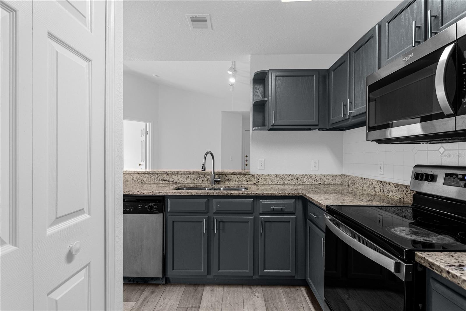 SANDLAKE PRIVATE RESIDENCES BL - Residential Lease