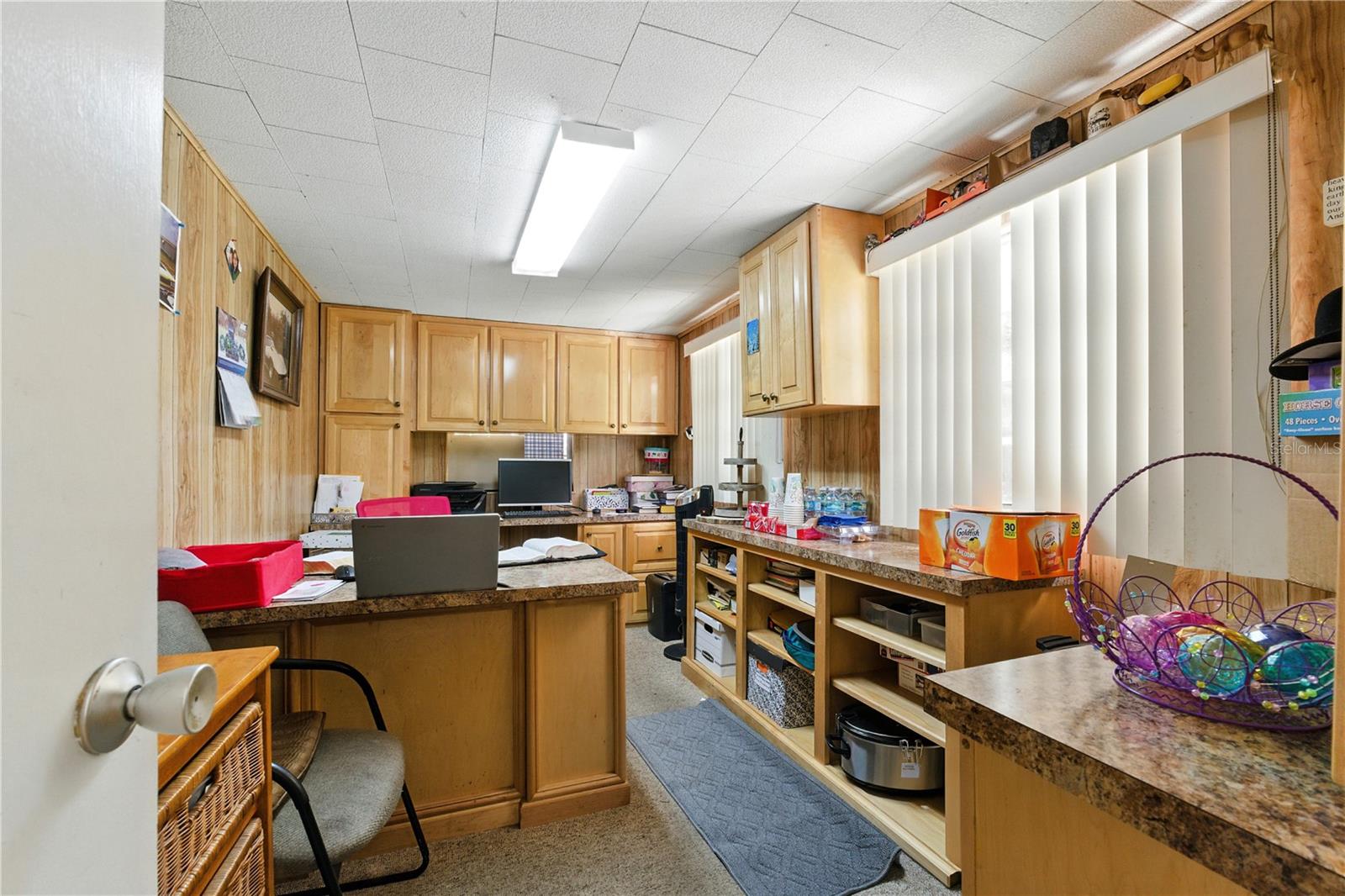 ACREAGE & UNREC - Commercial Sale