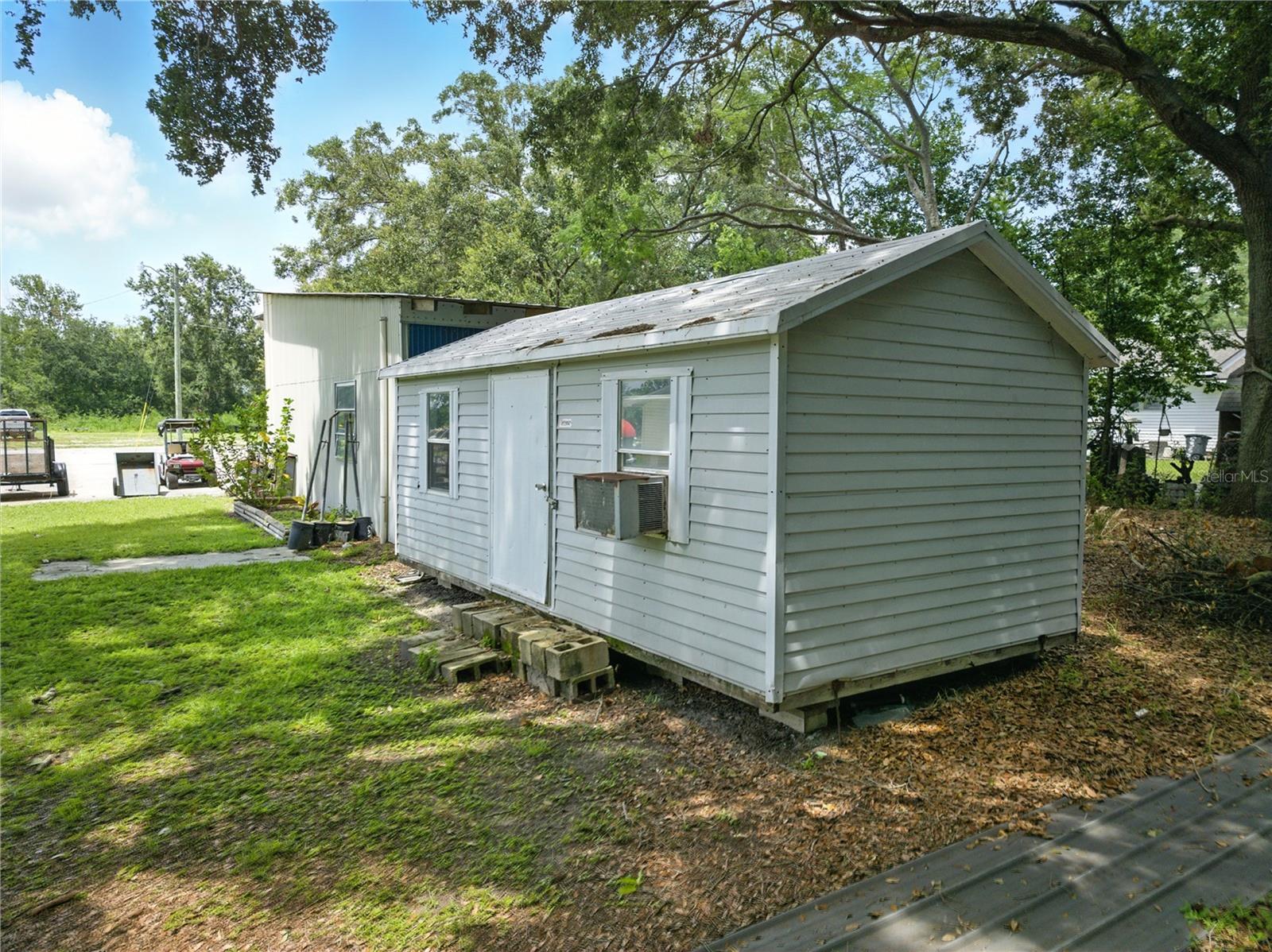 ACREAGE & UNREC - Commercial Sale