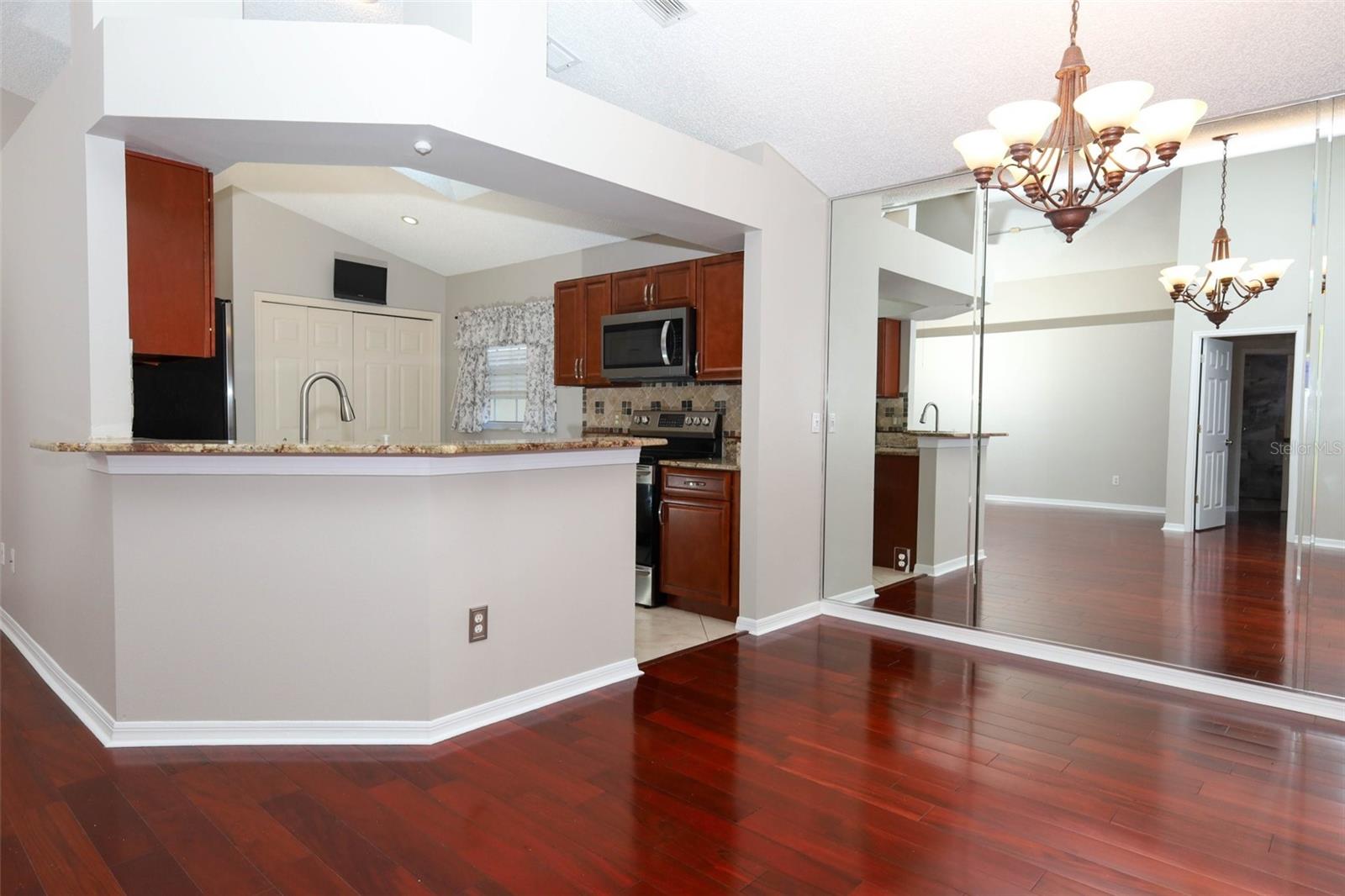 OAKS WEKIWA - Residential