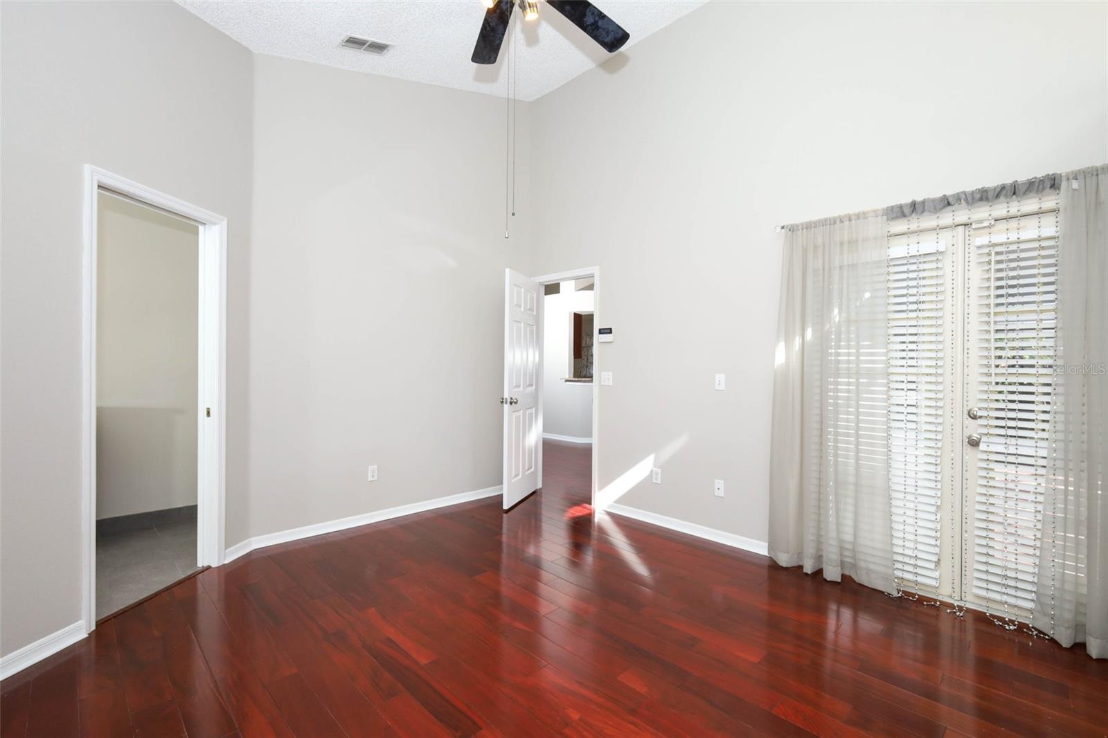 OAKS WEKIWA - Residential