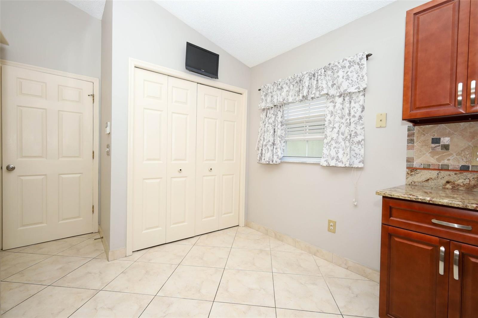 OAKS WEKIWA - Residential