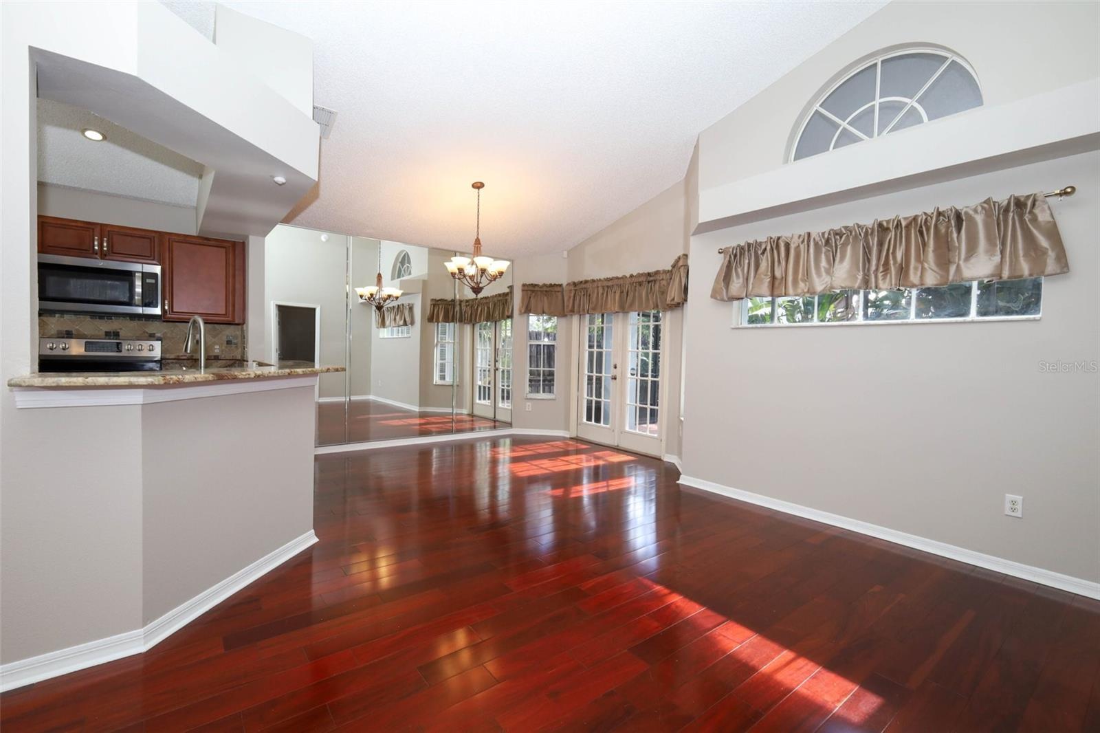 OAKS WEKIWA - Residential