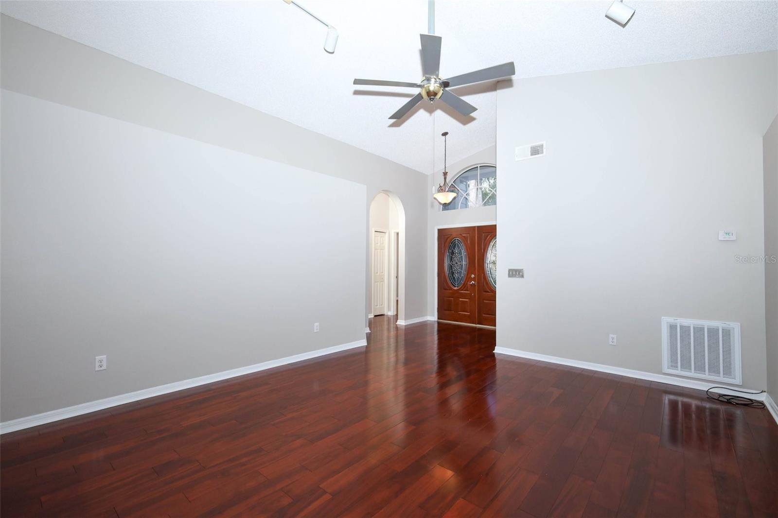 OAKS WEKIWA - Residential