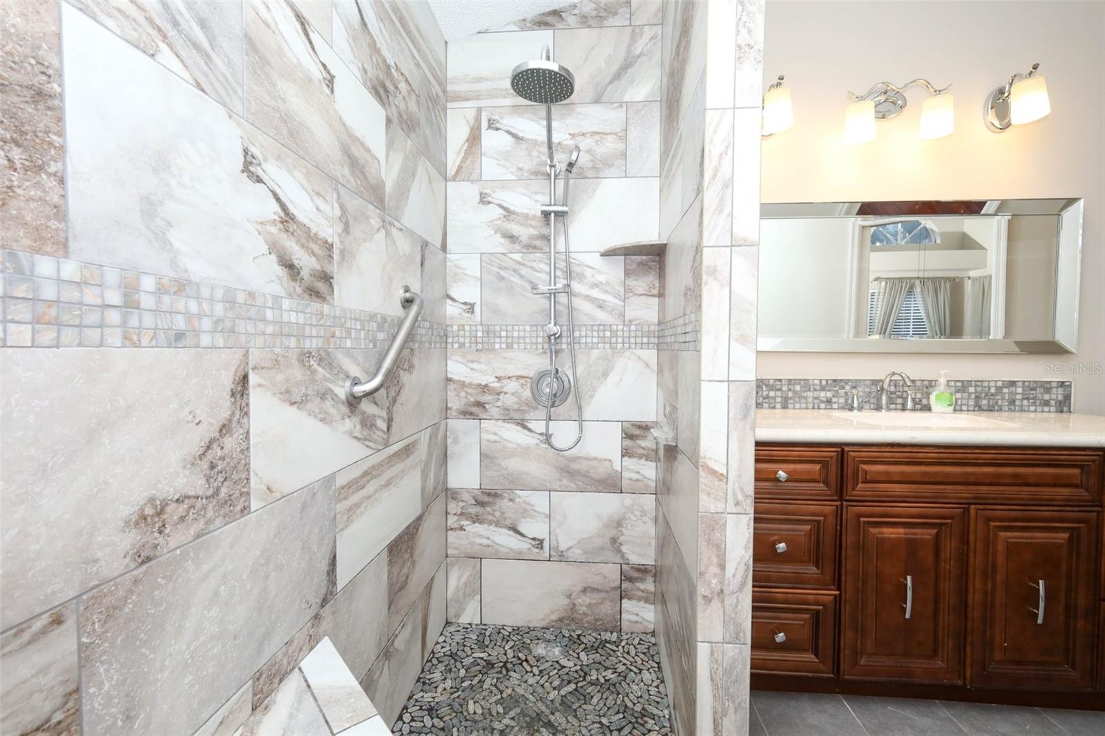 OAKS WEKIWA - Residential