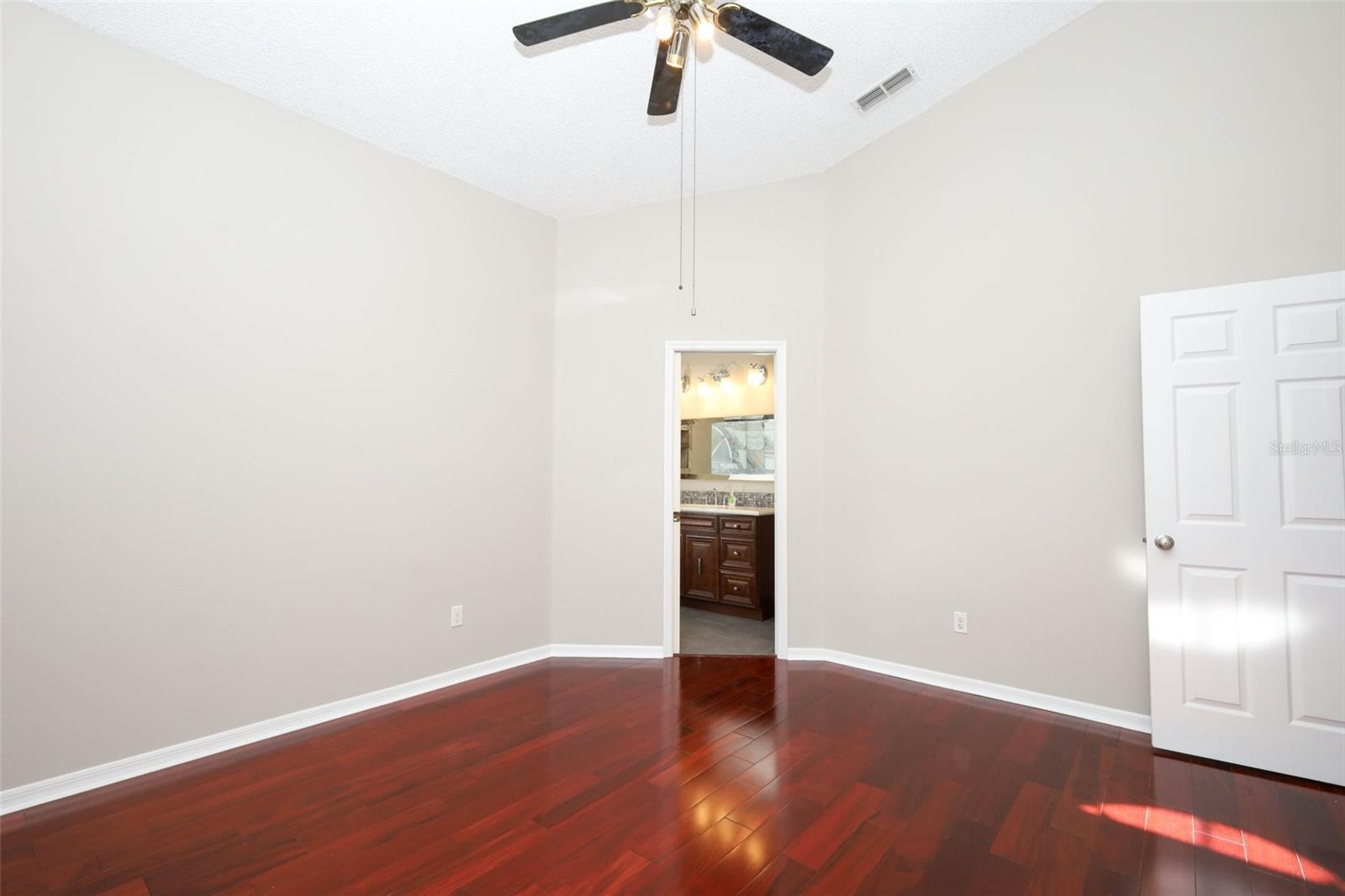 OAKS WEKIWA - Residential