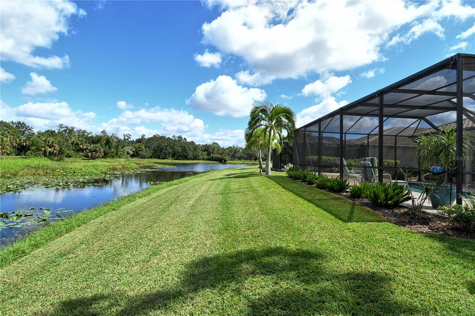 HERITAGE OAKS GOLF & COUNTRY CLUB - Residential