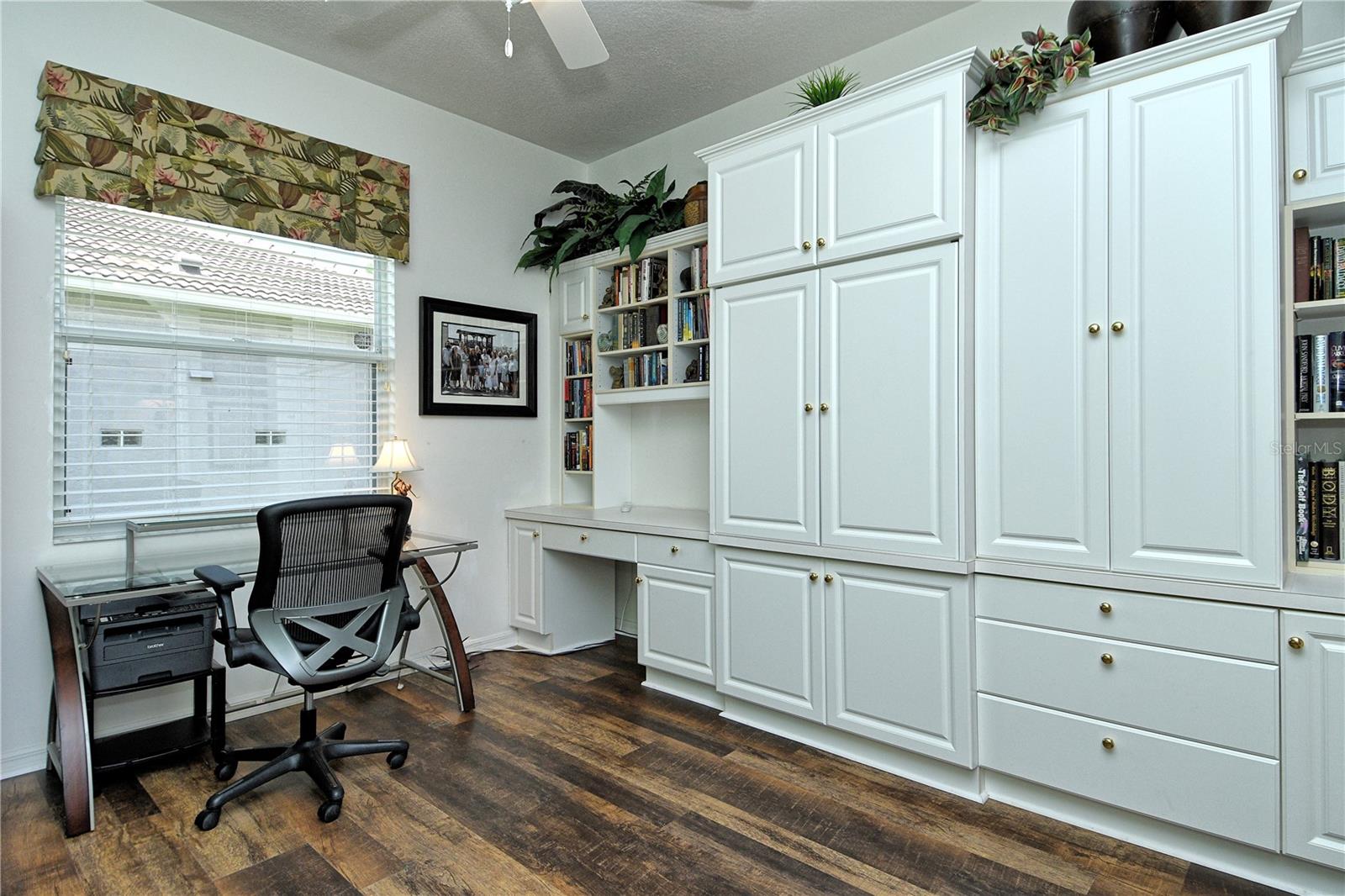 HERITAGE OAKS GOLF & COUNTRY CLUB - Residential