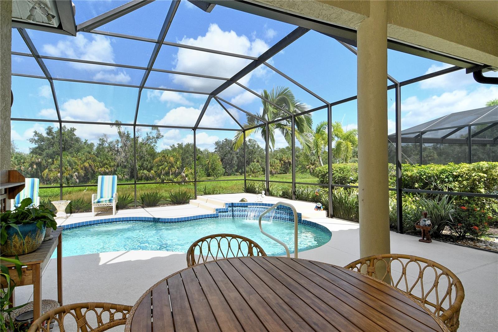 HERITAGE OAKS GOLF & COUNTRY CLUB - Residential