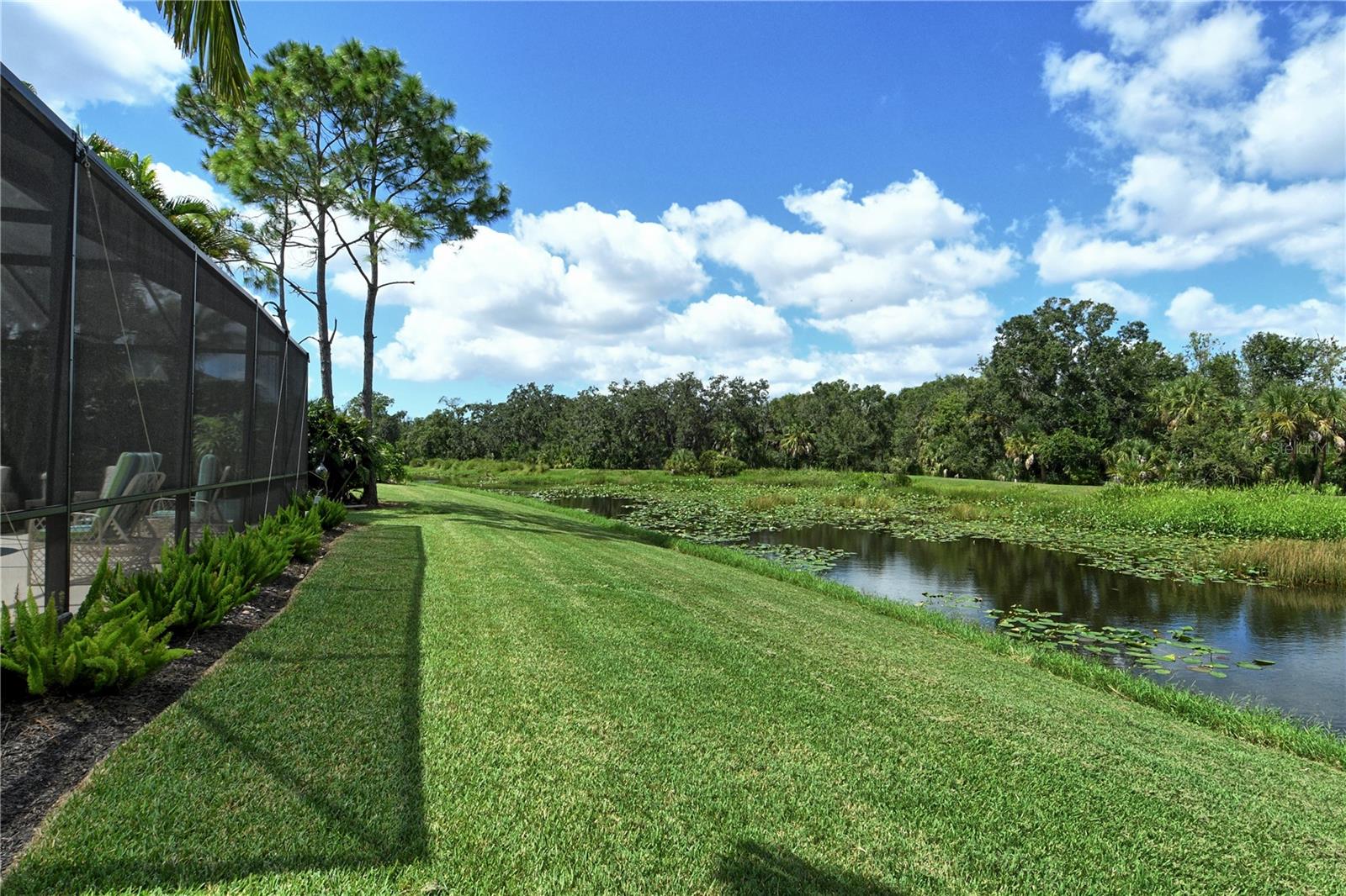 HERITAGE OAKS GOLF & COUNTRY CLUB - Residential