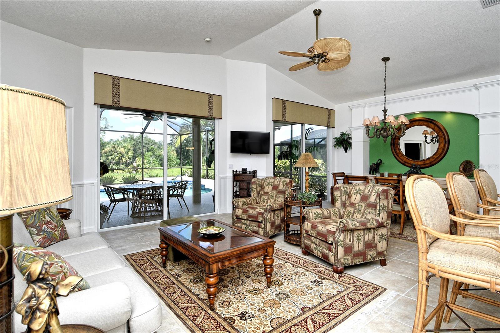 HERITAGE OAKS GOLF & COUNTRY CLUB - Residential