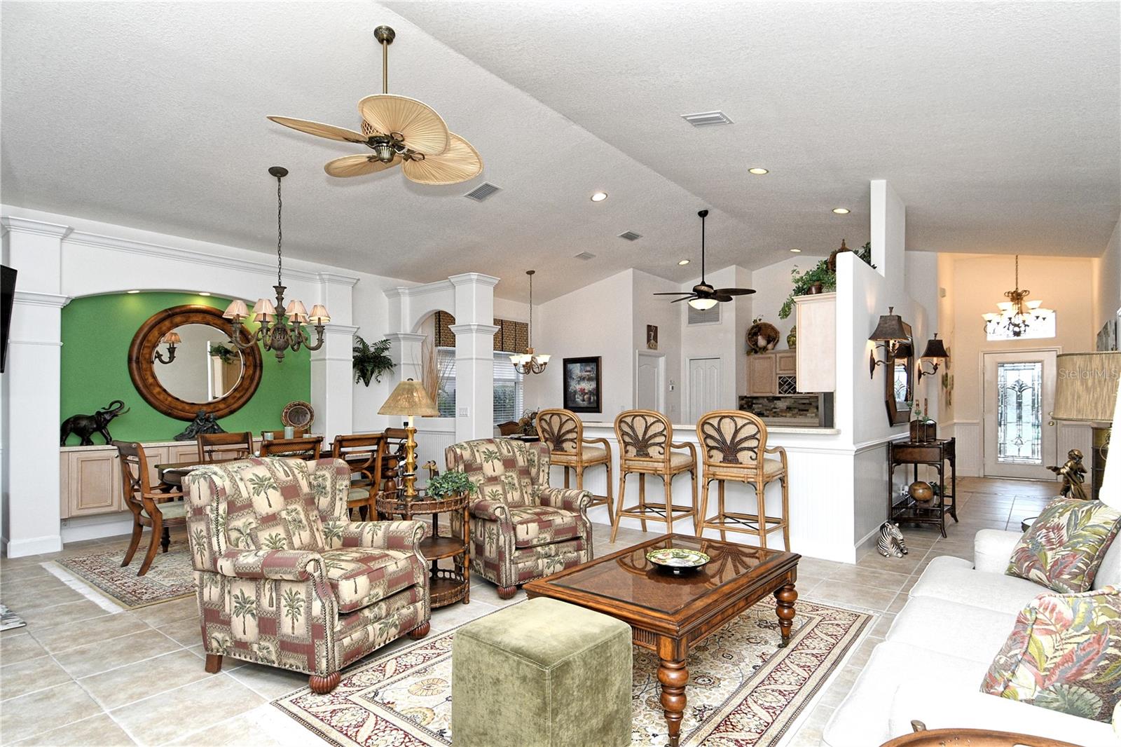 HERITAGE OAKS GOLF & COUNTRY CLUB - Residential