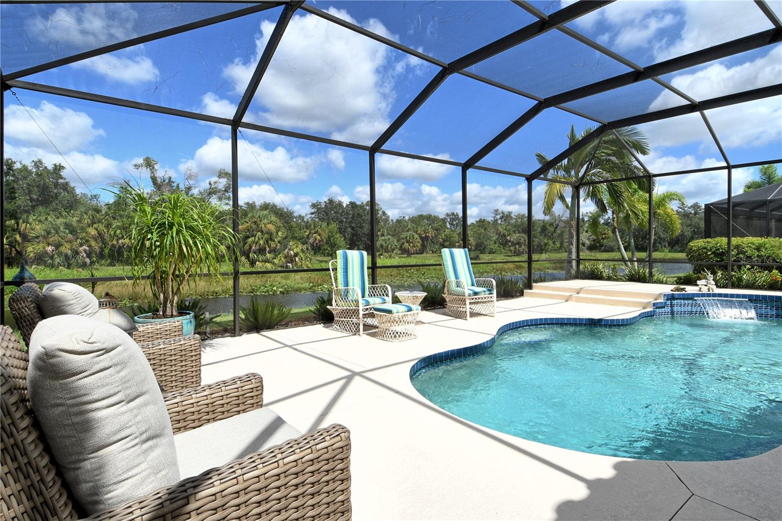 HERITAGE OAKS GOLF & COUNTRY CLUB - Residential