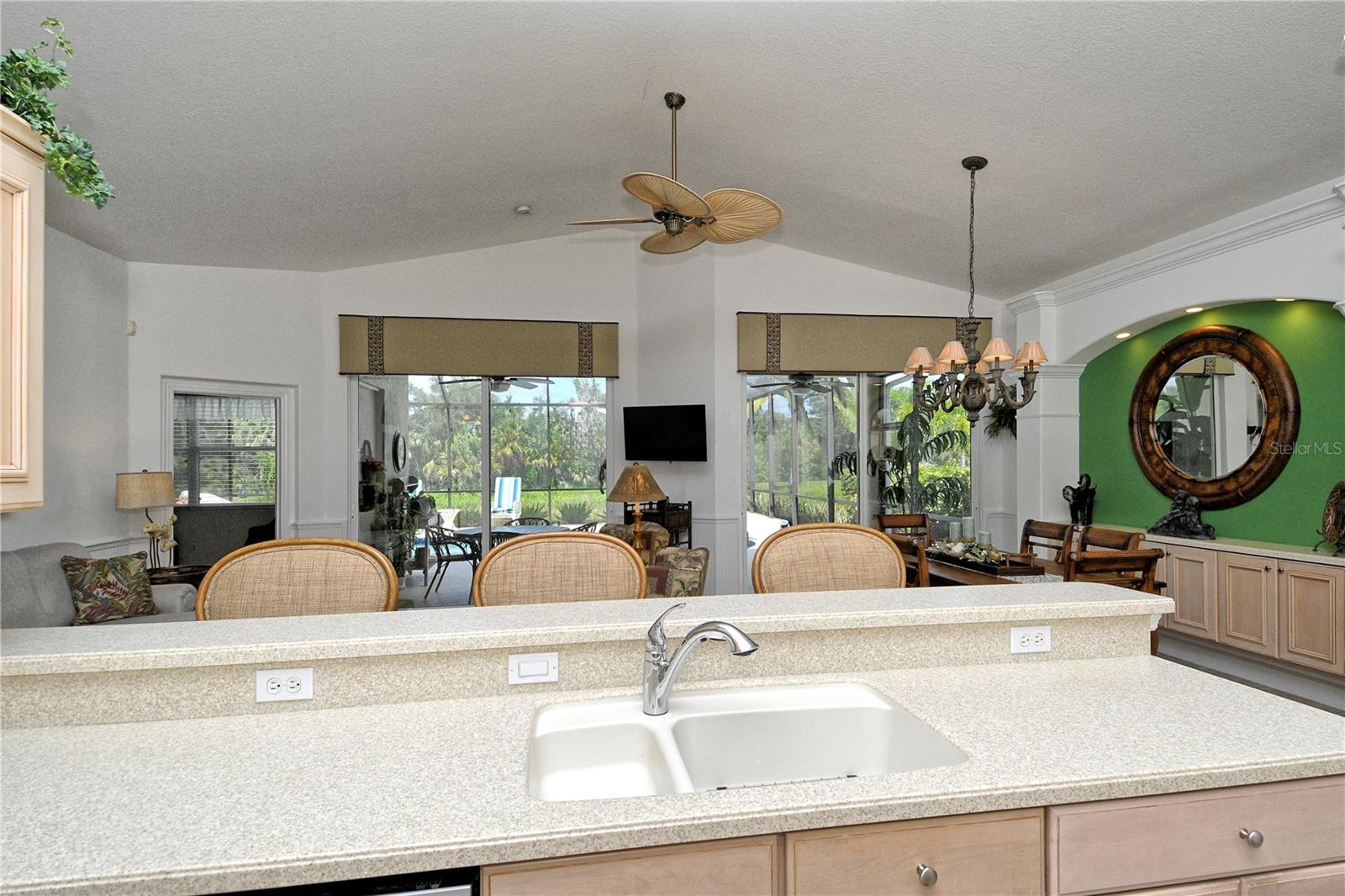 HERITAGE OAKS GOLF & COUNTRY CLUB - Residential