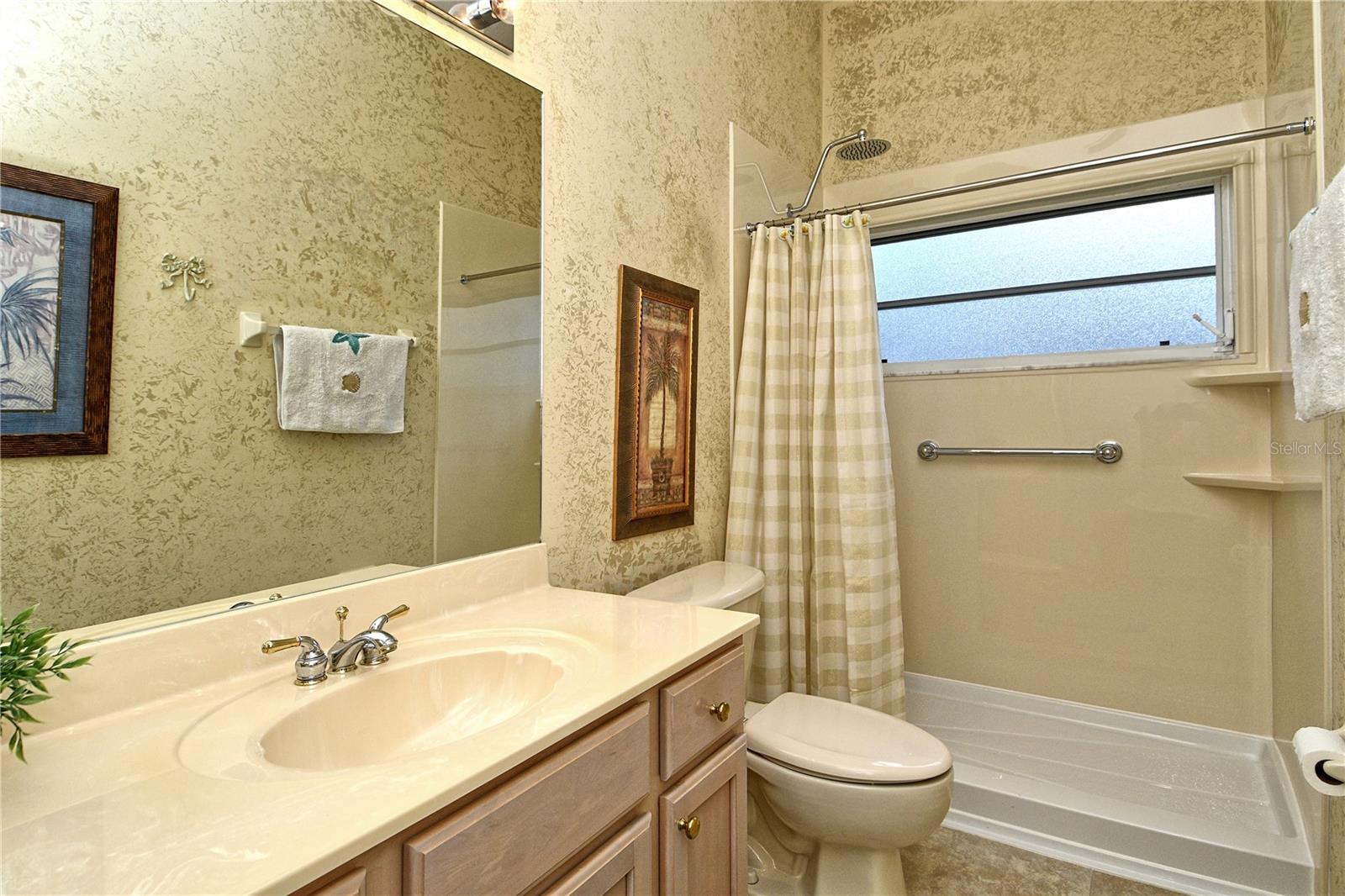 HERITAGE OAKS GOLF & COUNTRY CLUB - Residential