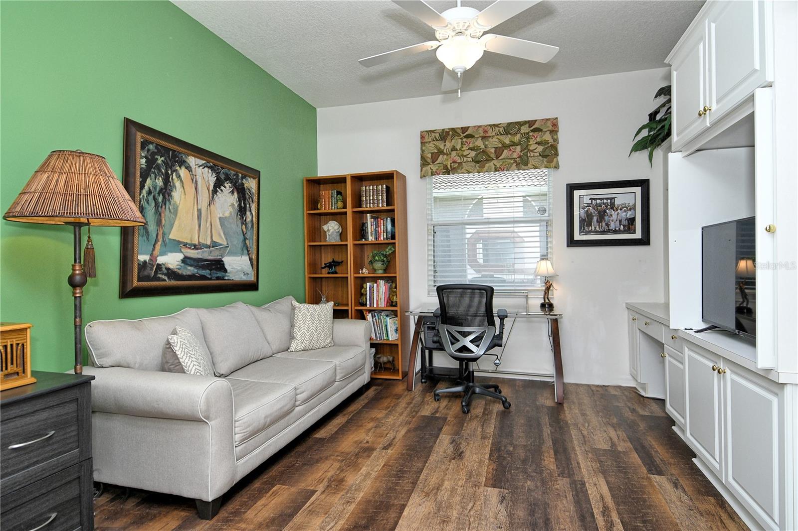 HERITAGE OAKS GOLF & COUNTRY CLUB - Residential