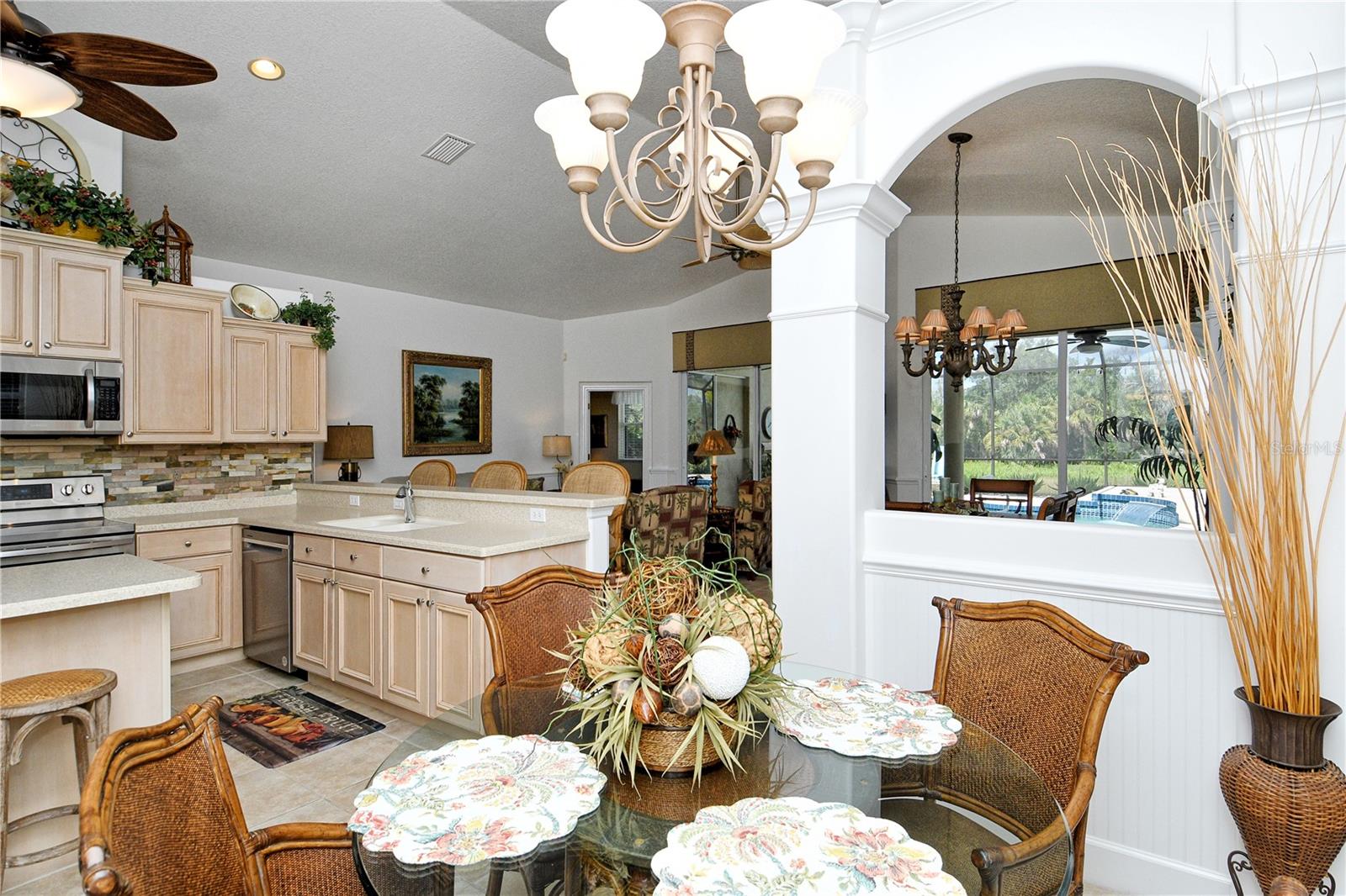 HERITAGE OAKS GOLF & COUNTRY CLUB - Residential