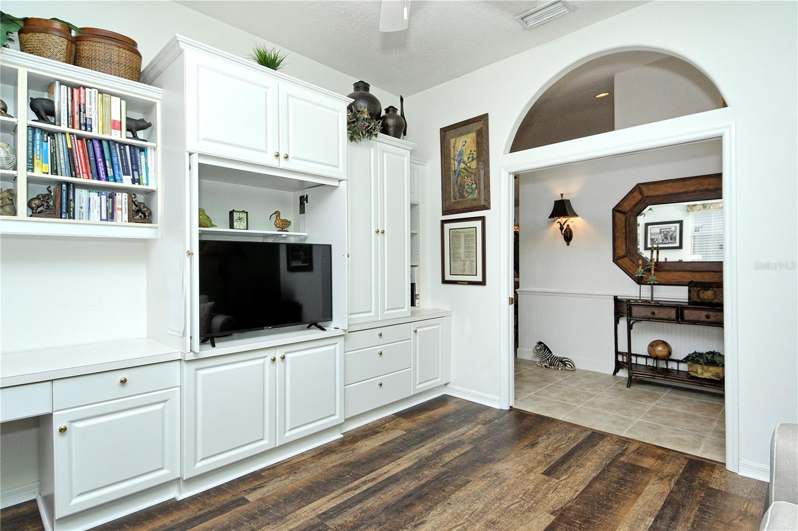 HERITAGE OAKS GOLF & COUNTRY CLUB - Residential