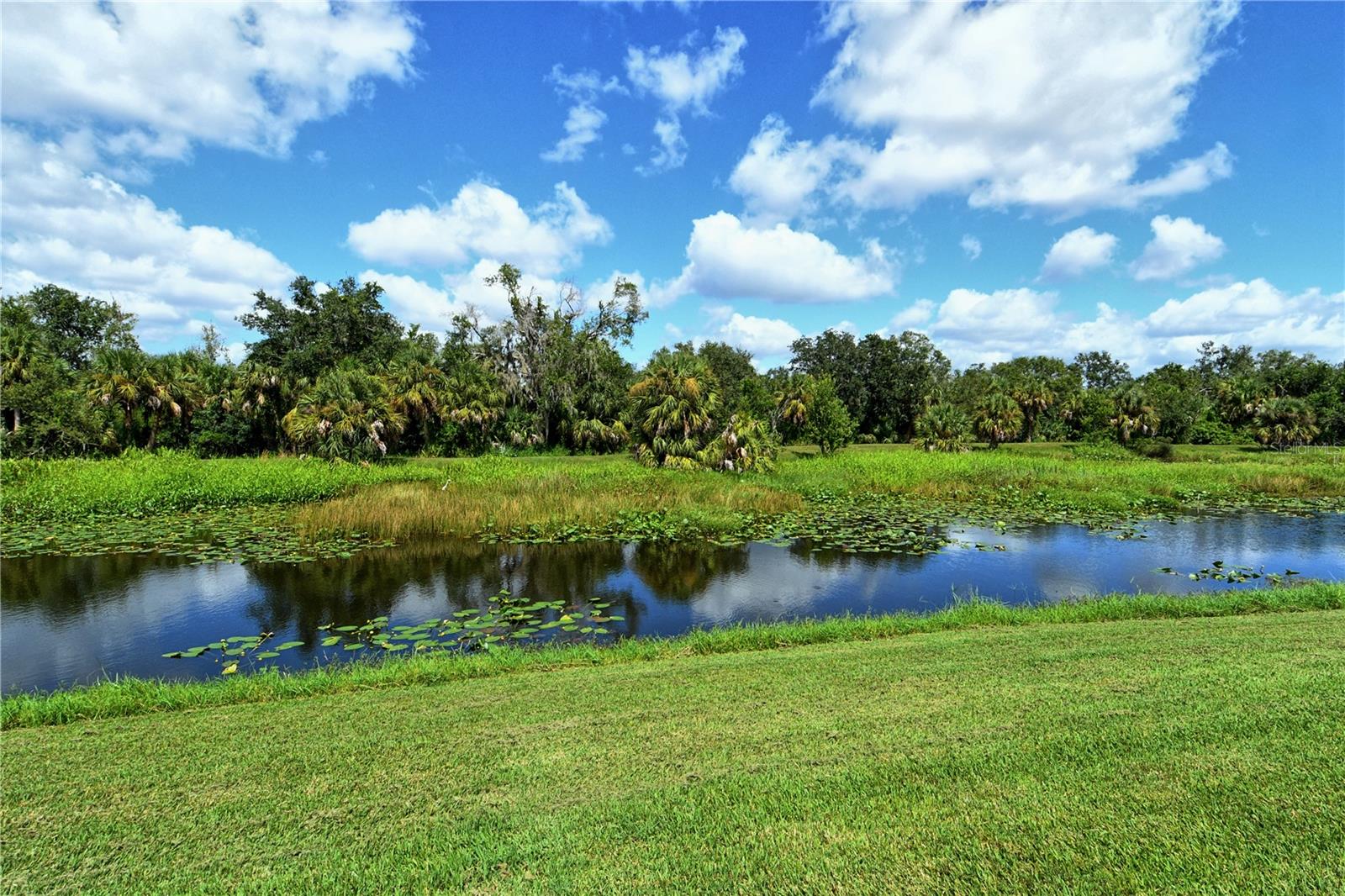 HERITAGE OAKS GOLF & COUNTRY CLUB - Residential