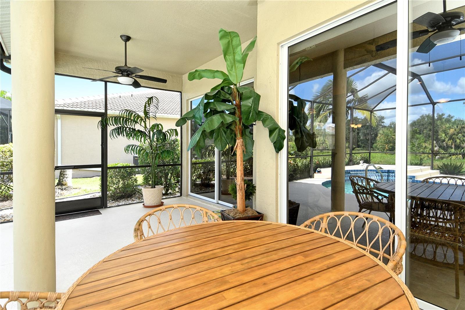 HERITAGE OAKS GOLF & COUNTRY CLUB - Residential