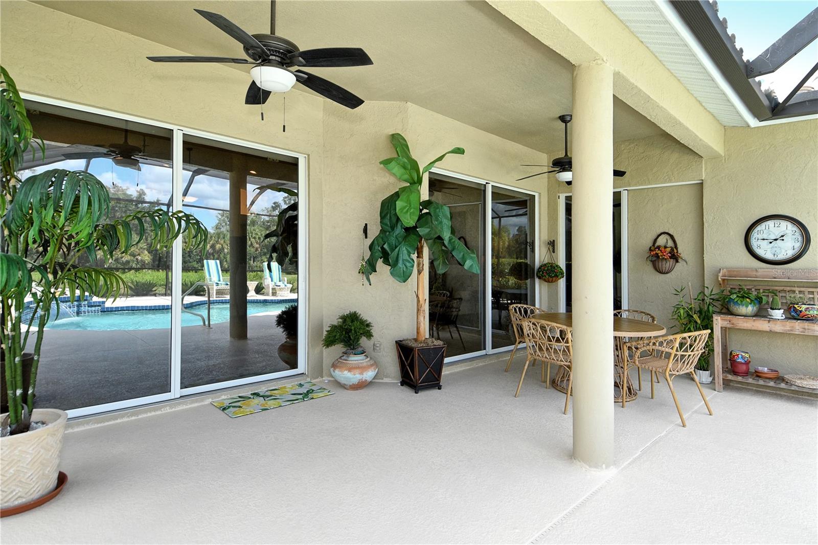 HERITAGE OAKS GOLF & COUNTRY CLUB - Residential