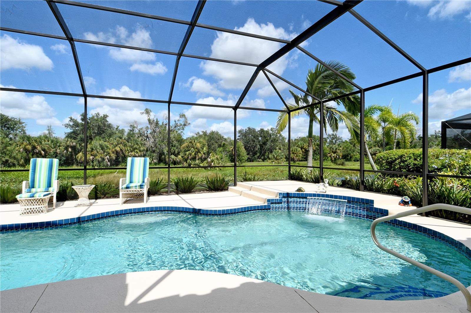 HERITAGE OAKS GOLF & COUNTRY CLUB - Residential