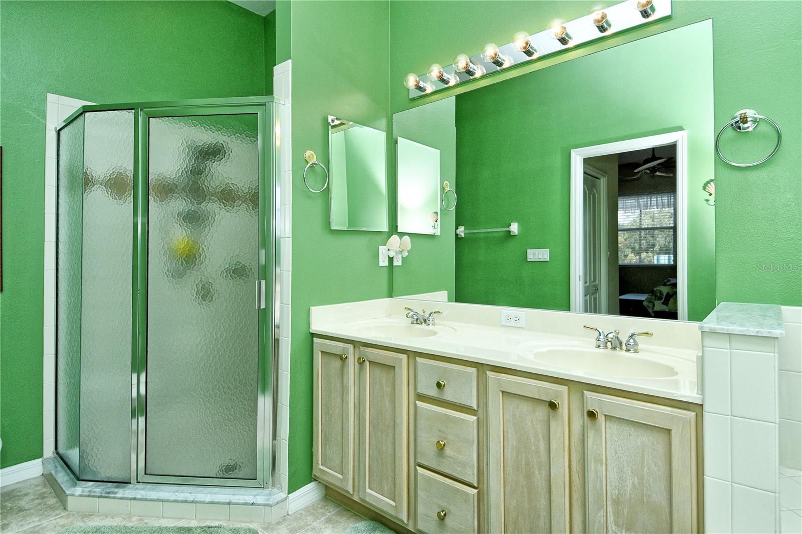 HERITAGE OAKS GOLF & COUNTRY CLUB - Residential