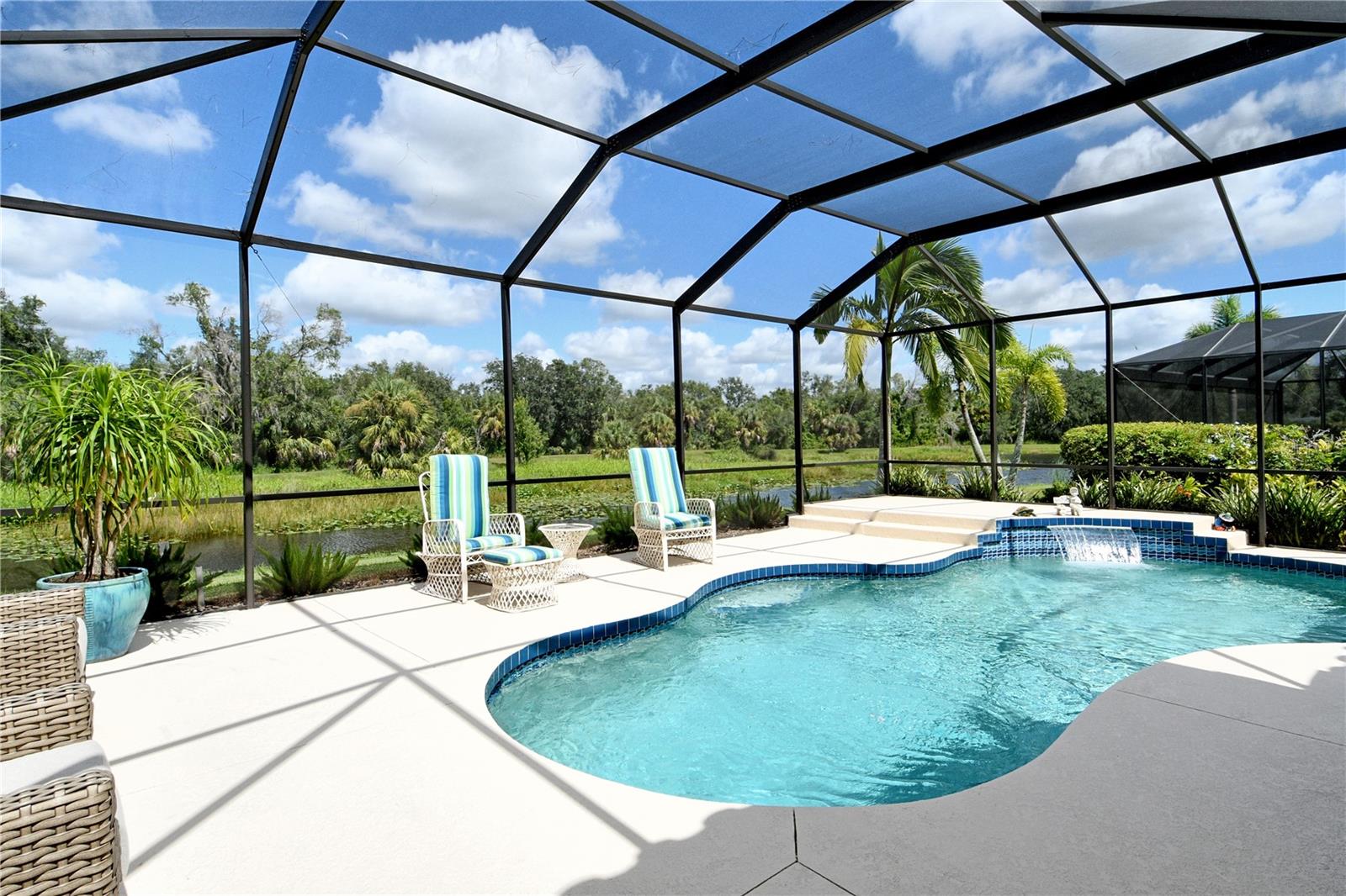HERITAGE OAKS GOLF & COUNTRY CLUB - Residential