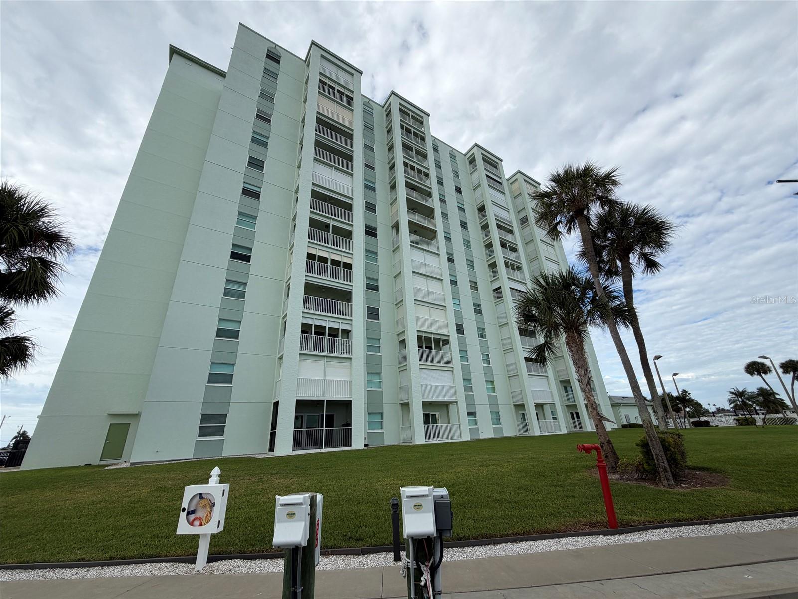 THREE PALMS POINTE CONDO - Residential Lease