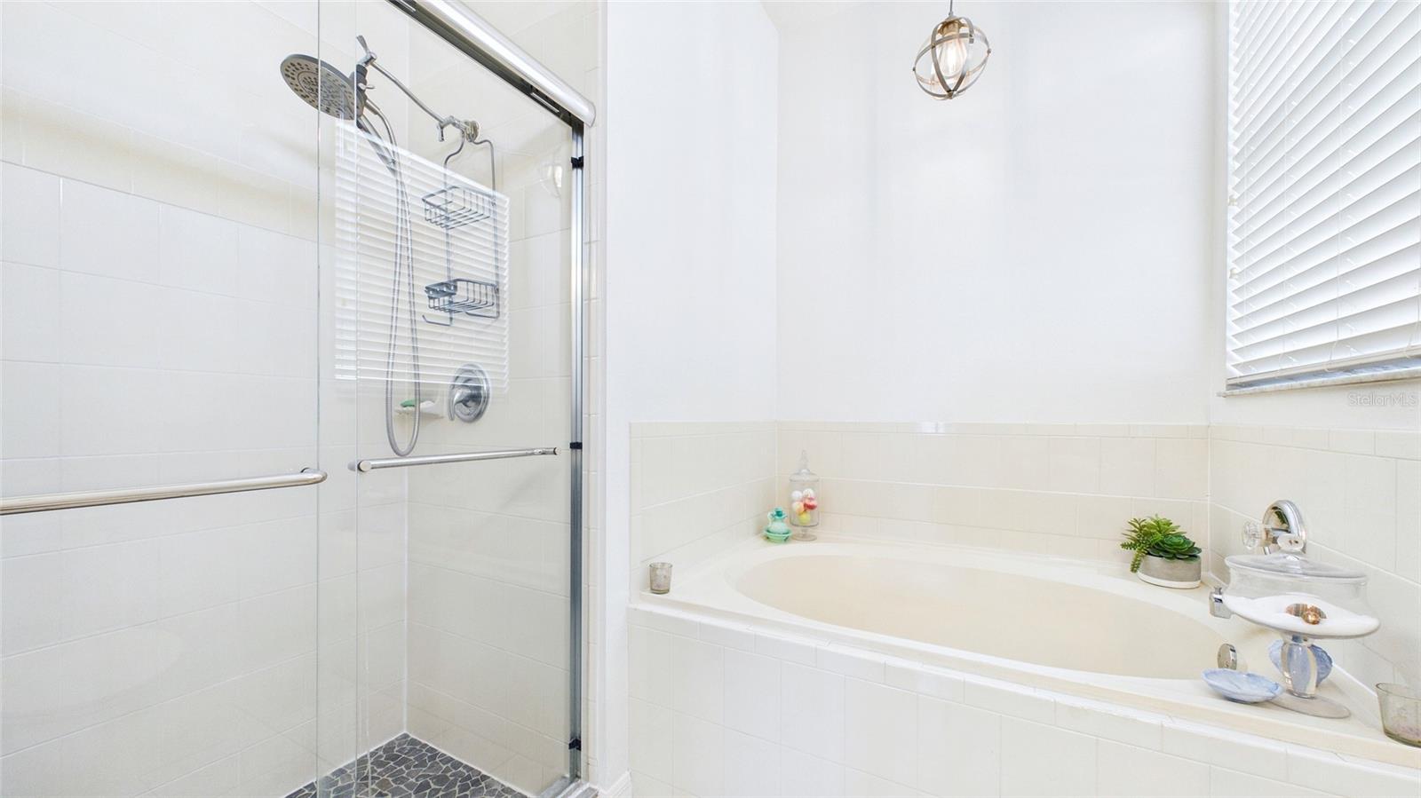 4021 3RD AVENUE E, BRADENTON, FL, 34208 3 4021 3RD AVENUE E