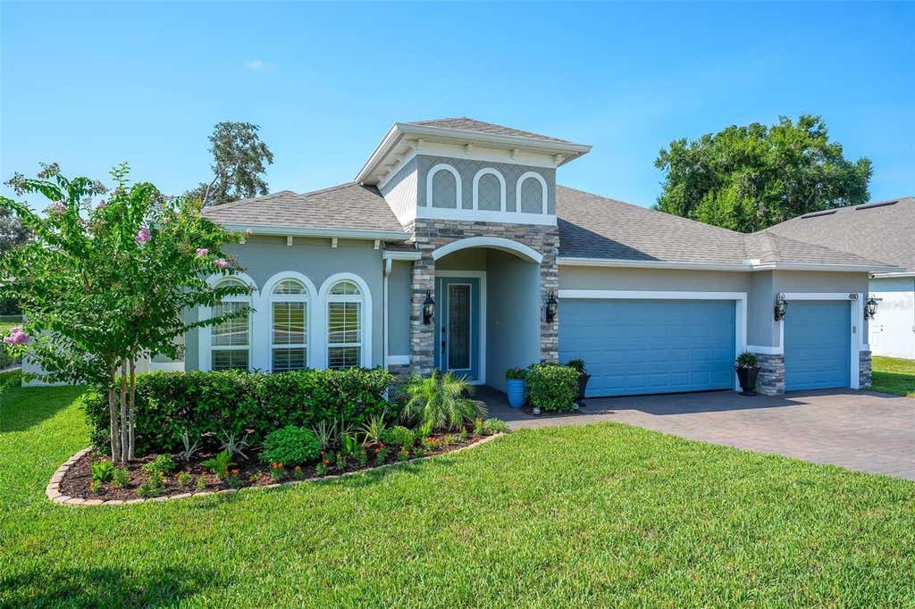 Photo of 480 Avila Place, Howey In The Hills, FL 34737 (MLS # G5116427)