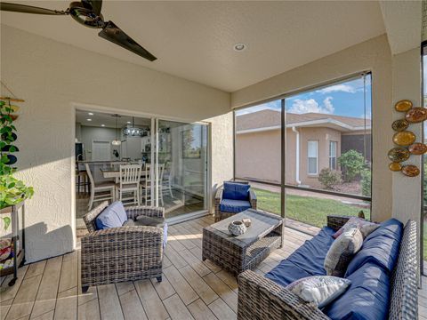 A home in LAKE WALES