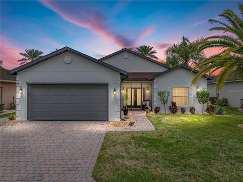 A home in LAKE WALES