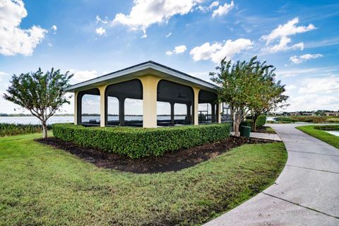 A home in LAKE WALES