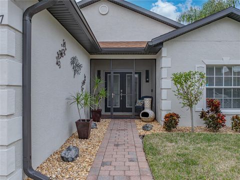 A home in LAKE WALES