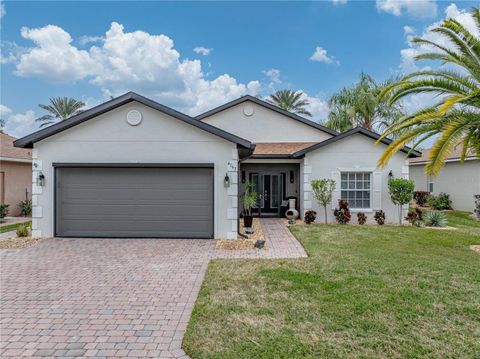 A home in LAKE WALES