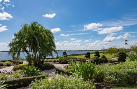 A home in LAKE WALES