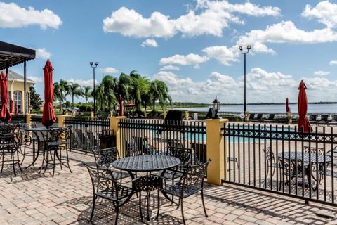 A home in LAKE WALES