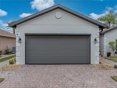 A home in LAKE WALES